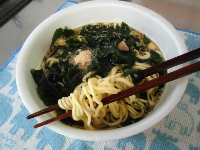 わかめラーメン カップ麺 カロリー