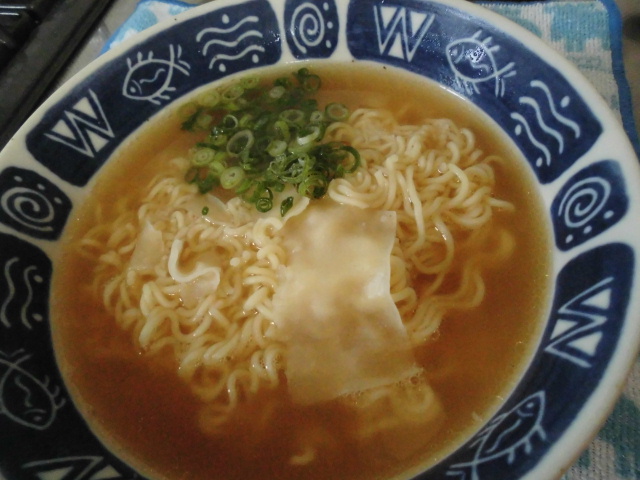 エースコック ワンタンメン 袋麺 味 変わった？