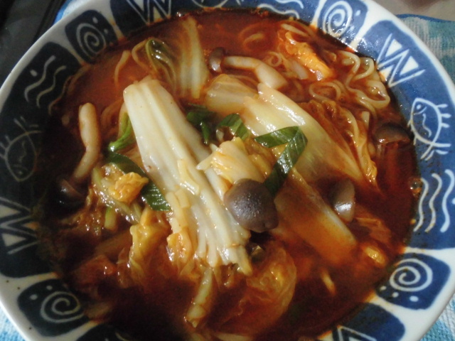 明星 中華三昧 重慶飯店 麻辣火鍋麺 口コミ