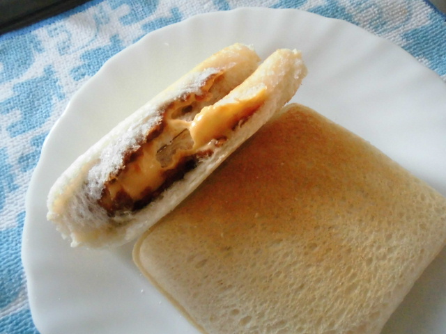 フジパン スナックサンド チーズバーガー風 カロリー