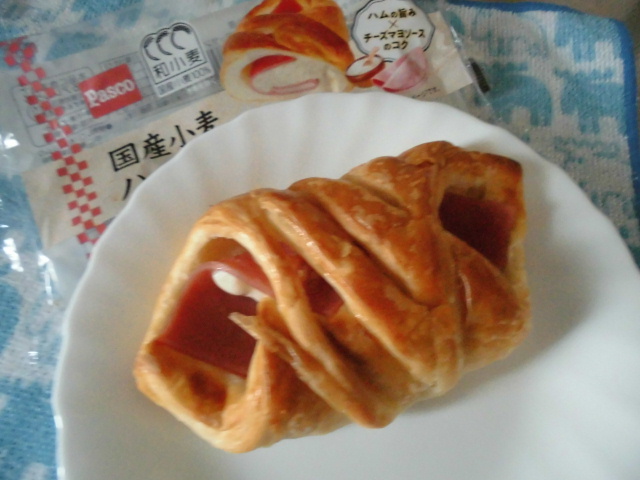 パスコ ハムクロワッサン カロリー